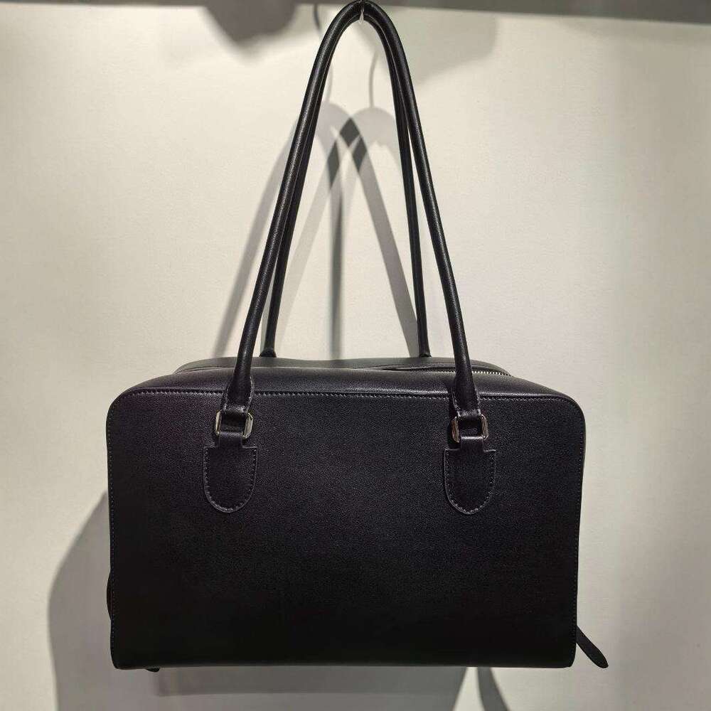 Tote Bag Commuting Female Niche Early Autumn New High End Leather Women S Tote French Cowhide Armpit Shoulder Bag KQ