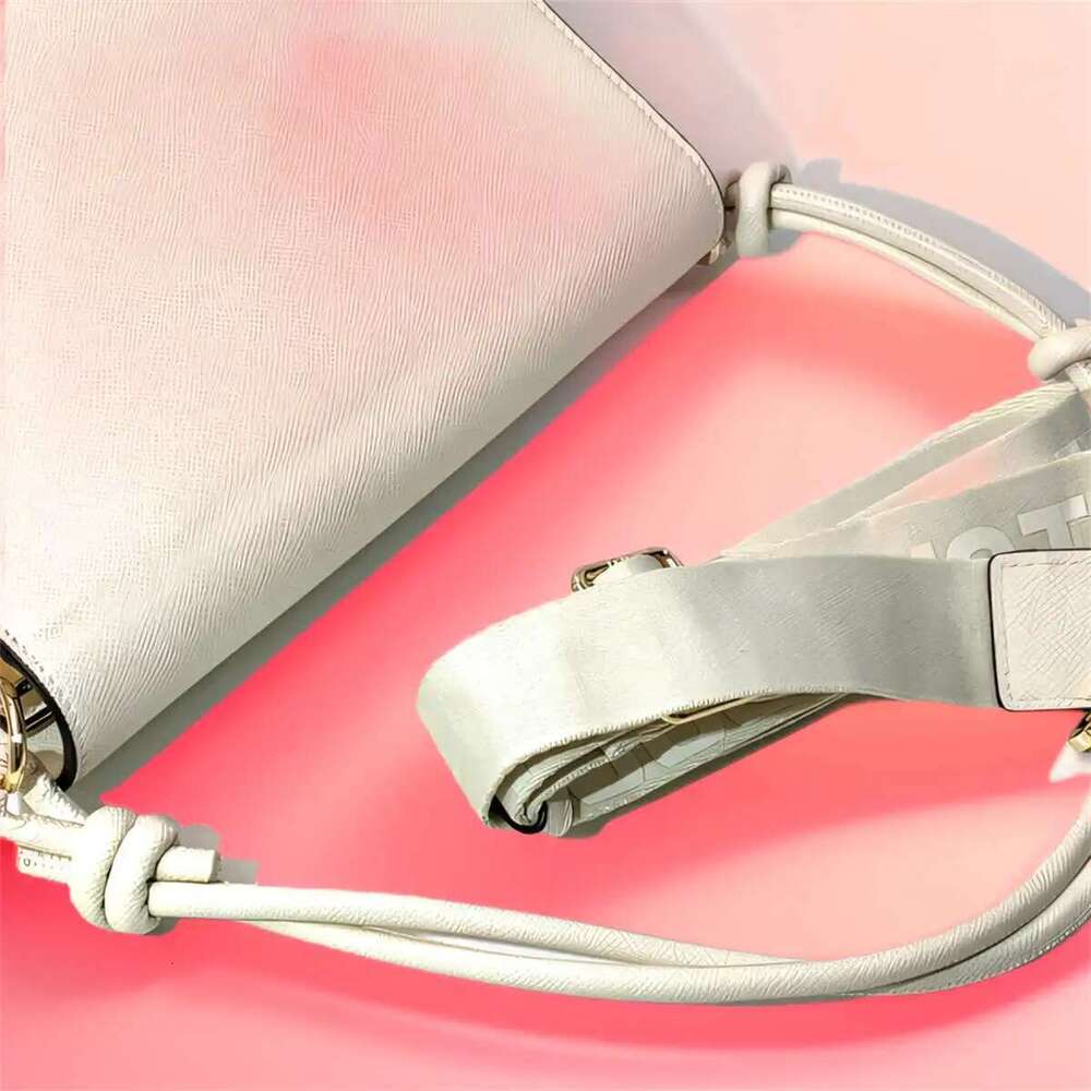2025 High Quality Fashion Tours Letter Handheld Shoulder Classic Multi Color Optional Bag