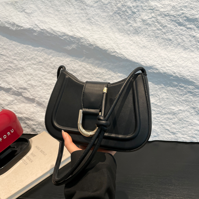 Versatile For Women In Spring And Summer New Free Delivery Designer Bag Luxury Bag New Crescent Shaped Saddle Highend Chain Shoulder Bag Fashionable W