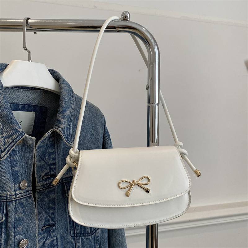 Free Delivery Designer Bag Korean Underarm For Women 2025 New Trendy Fashionable Hand Held Small Square With Niche Design And Western Style Crossbody 