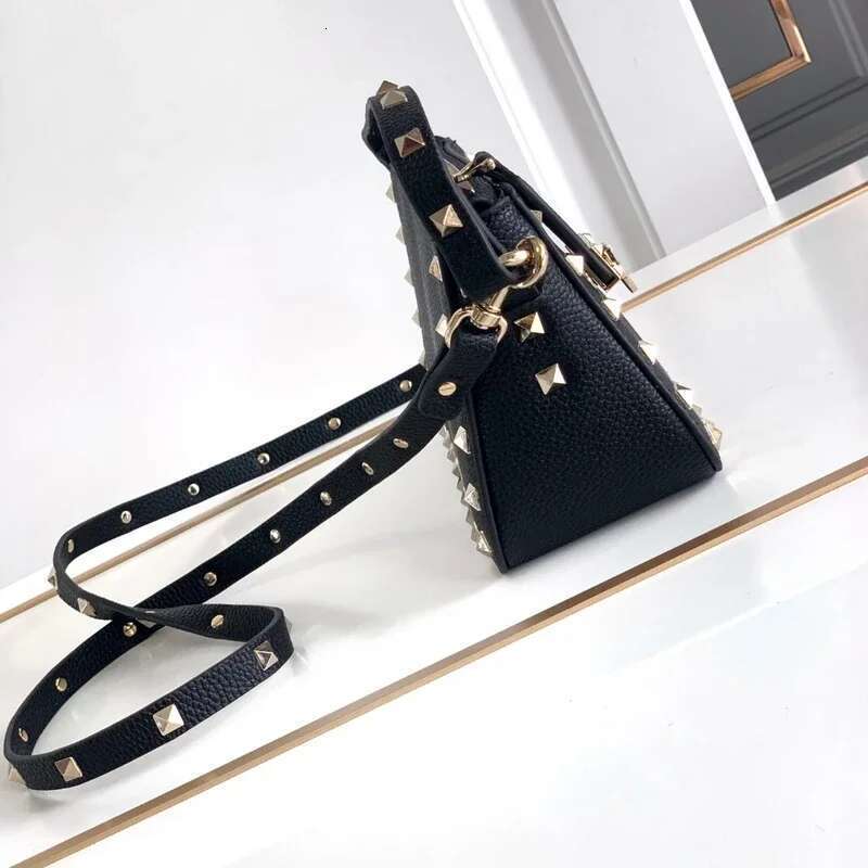 Stud rivet designer black design small crossbody bag fashion leather shoulder messenger women purses and handbags