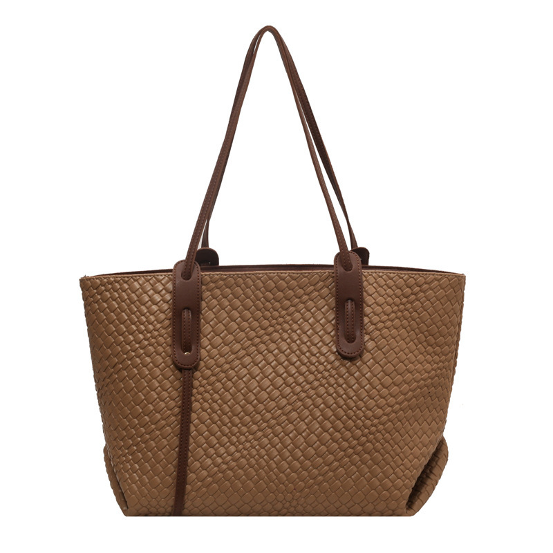 New designer bag high-end retro multifunctional large capacity women's woven armpit handbag 2025 commuting new handheld shoulder bag