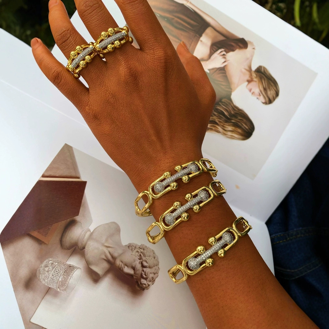Fashion multi-style copper-plated 18K gold inlaid with full-diamond Mosang stone original advanced new bracelet to buy bracelets to send rings suitabl