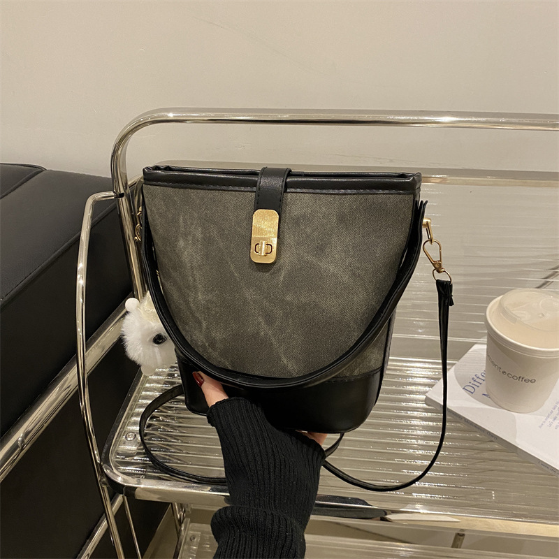Free Delivery Designer Bag Fashion Hand 2025 Winter New Bucket Shoulder Simple Fashion Crossbody For Women Luxury Bag