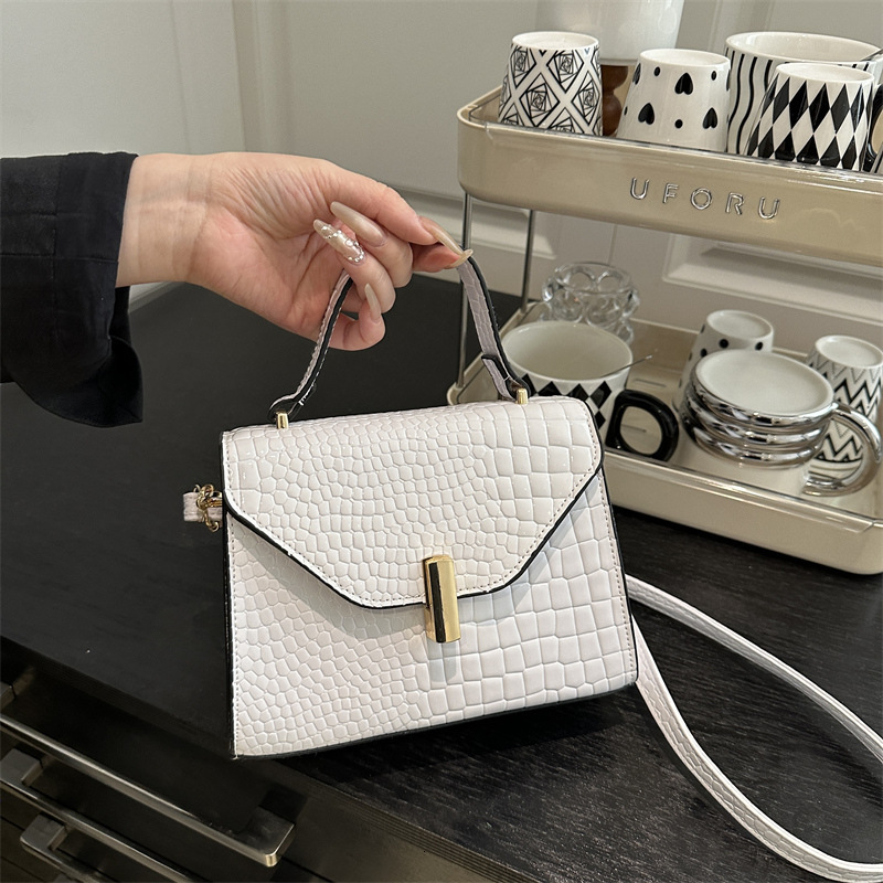 Fashionable Atmospheric One Shoulder Handheld Lizard Patterned New Free Delivery Designer Bag Luxury Bag Textured Women's Square Trendy And Niche