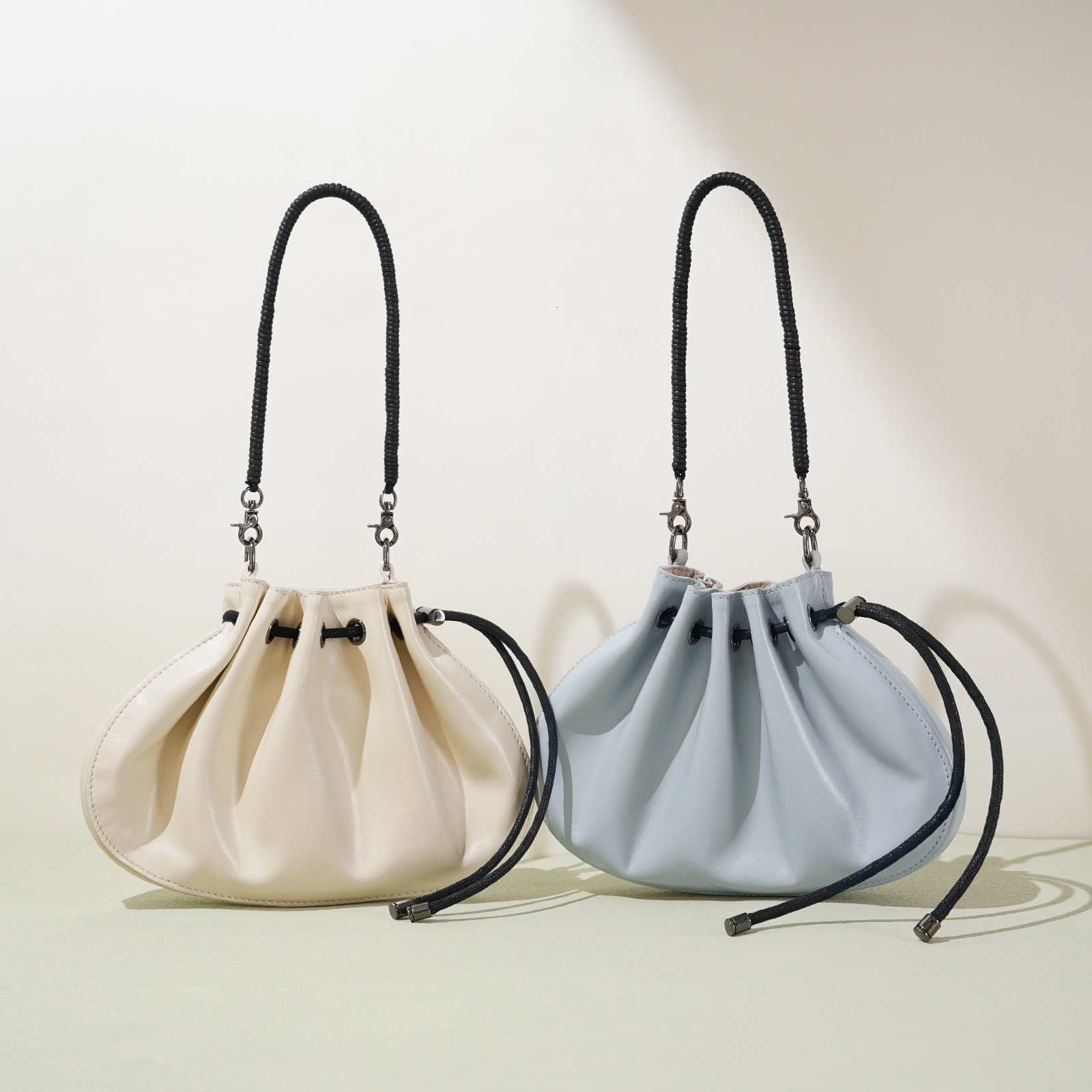 2025S designer popular women this year new spring and summer chain shoulder crossbody bag bead handbag cloud bag