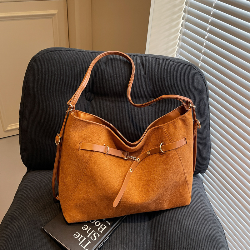 Free Delivery Designer Bag Mirad Women's 2025 New Trendy Winter Large Capacity Tote Fashionable Versatile Crossbody Luxury Bag