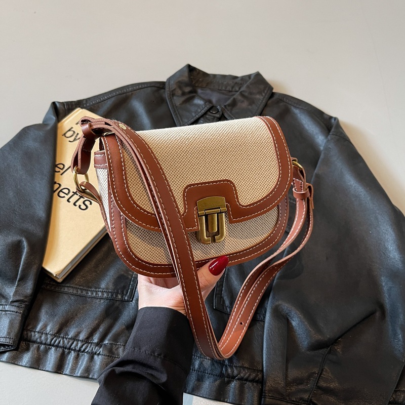 Small Niche Design Luxury Bag Fashionable Contrasting New Free Delivery Designer Bag Color Women's 2025 Spring New Saddle Bag Feeling Single Shou