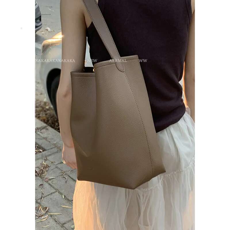 Bucket Niche Tote Large-Capacity Genuine Leather Women's Bag, Simple And Fashionable Single-Shoulder Bag For Women