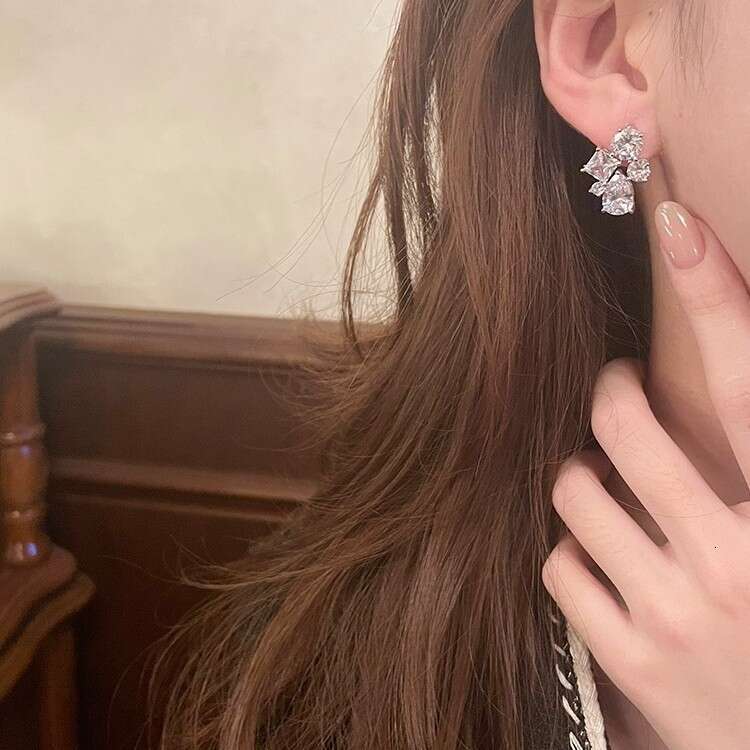 FRIDAY JEWELRY Zircon Charm Versatile High end Girl Earrings Sier Needles