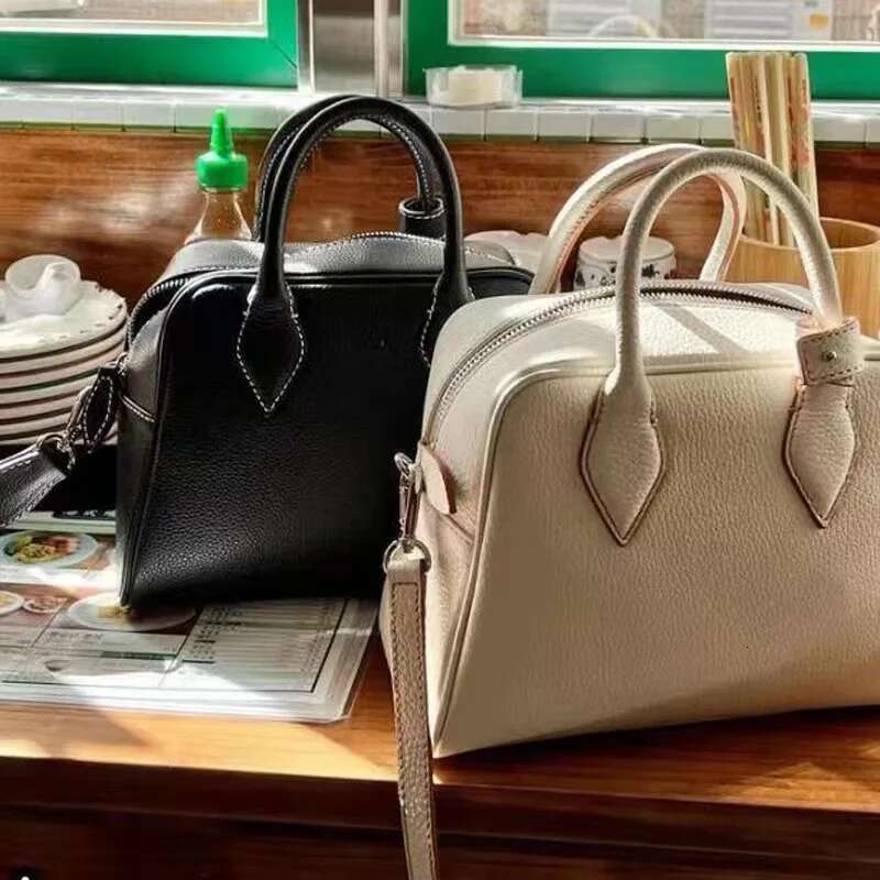 High Quality Designer Bags New Korean Niche Design Boston First Layer Cowhide Large Capacity Casual Portable Shoulder Crossbody Armpit Bag Luxury Bag