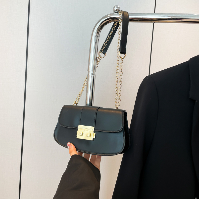Free Delivery Designer Bag Winter Chain Popular This Year Simple Underarm Small Square For Women 2025 New Single Shoulder Stylish Crossbody Luxury Bag