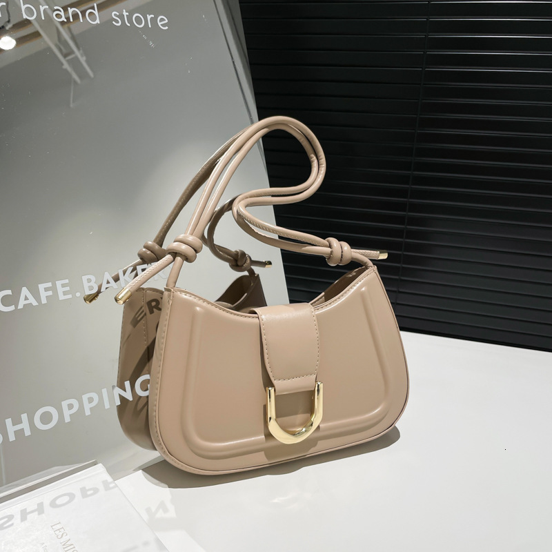 Versatile For Women In Spring And Summer New Free Delivery Designer Bag Luxury Bag New Crescent Shaped Saddle Highend Chain Shoulder Bag Fashionable W