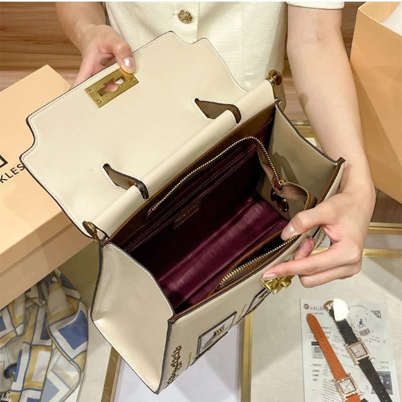 Light Brand Women's Handbag 2025 New Autumn And Winter Fashion Heavy Industry Painting Designer Shang Crossbody Bag Large