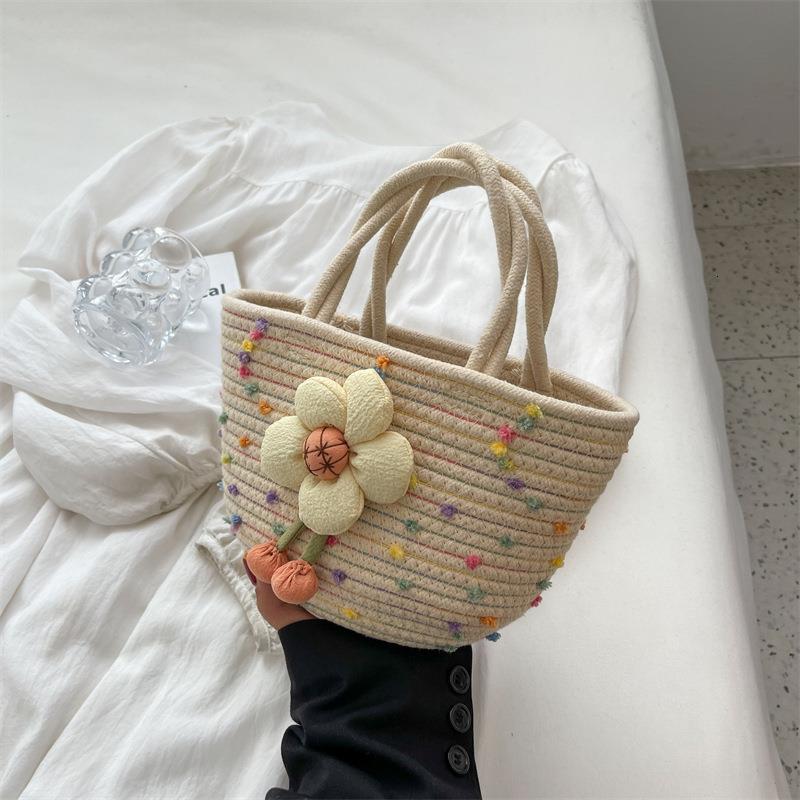 New Physics New 2025 Summer Handheld Women's Designer Fashion Retro Versatile Multi functional Niche Design Casual Woven Bag Underarm Bag