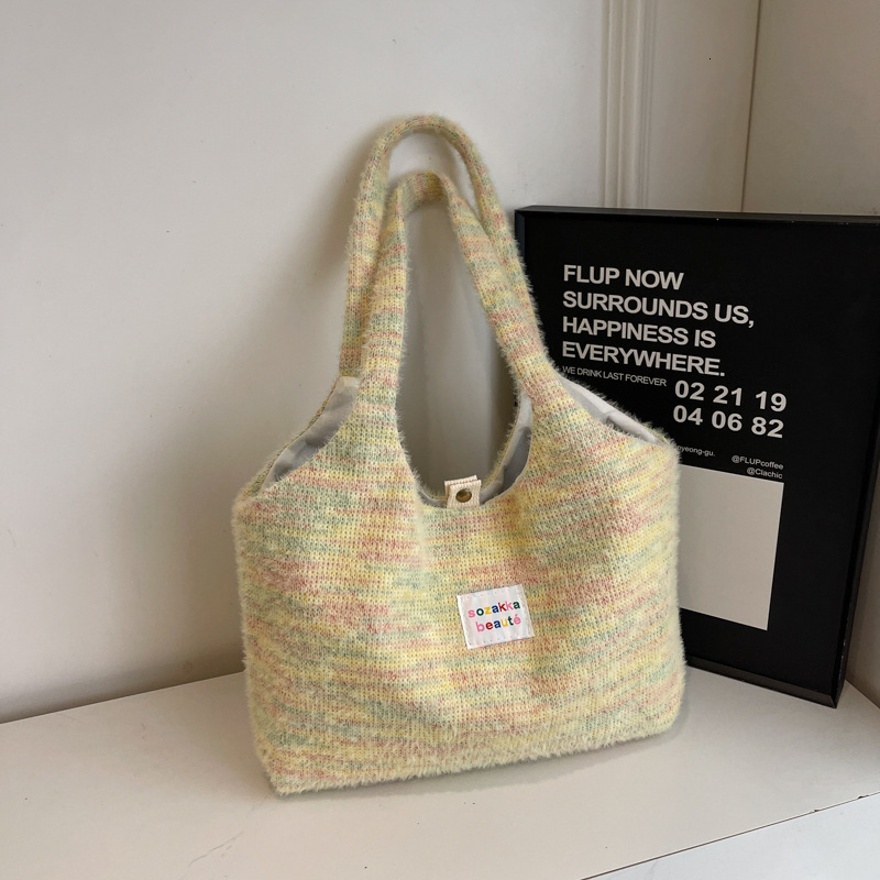 Free Delivery Designer Bag Winter Large Capacity Plush Female Niche Design Shoulder Ins Style Versatile Student Tote Luxury Bag