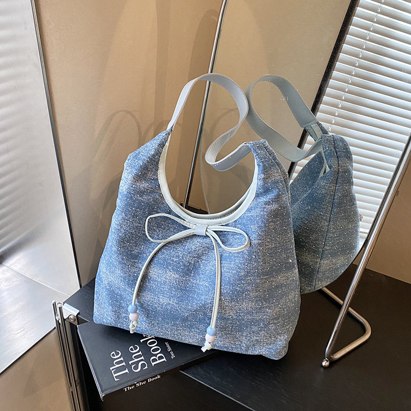 Trendy New Luxury Bag Fashion New Free Delivery Designer Bag Casual Armpit Tote Versatile Commuting Lightweight Shoulder Bag Temperament Highend Blue