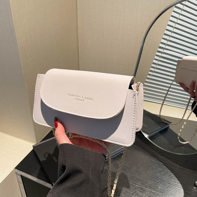 Free Delivery Designer Bag Fashionable And Versatile Crossbody Popular Women's 2025 New Single Shoulder Small Chain Winter Korean Version Tempera