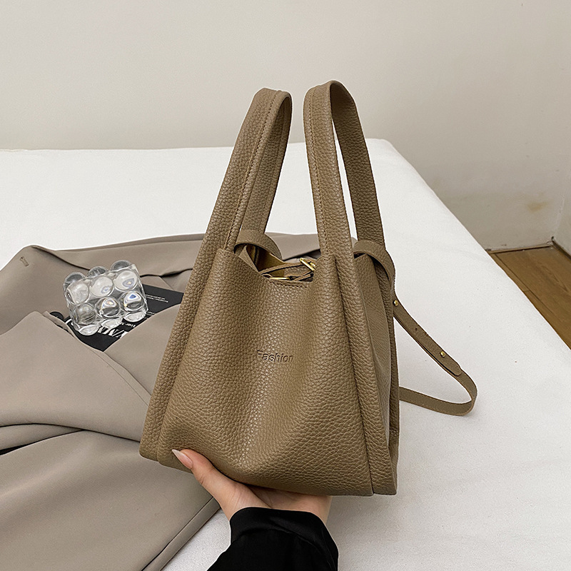 Office Worker Tote Book Daily Necessities Accessory Portable Large Capacity Simple New Free Delivery Designer Bag Korean Version Commuting Bag Luxury 