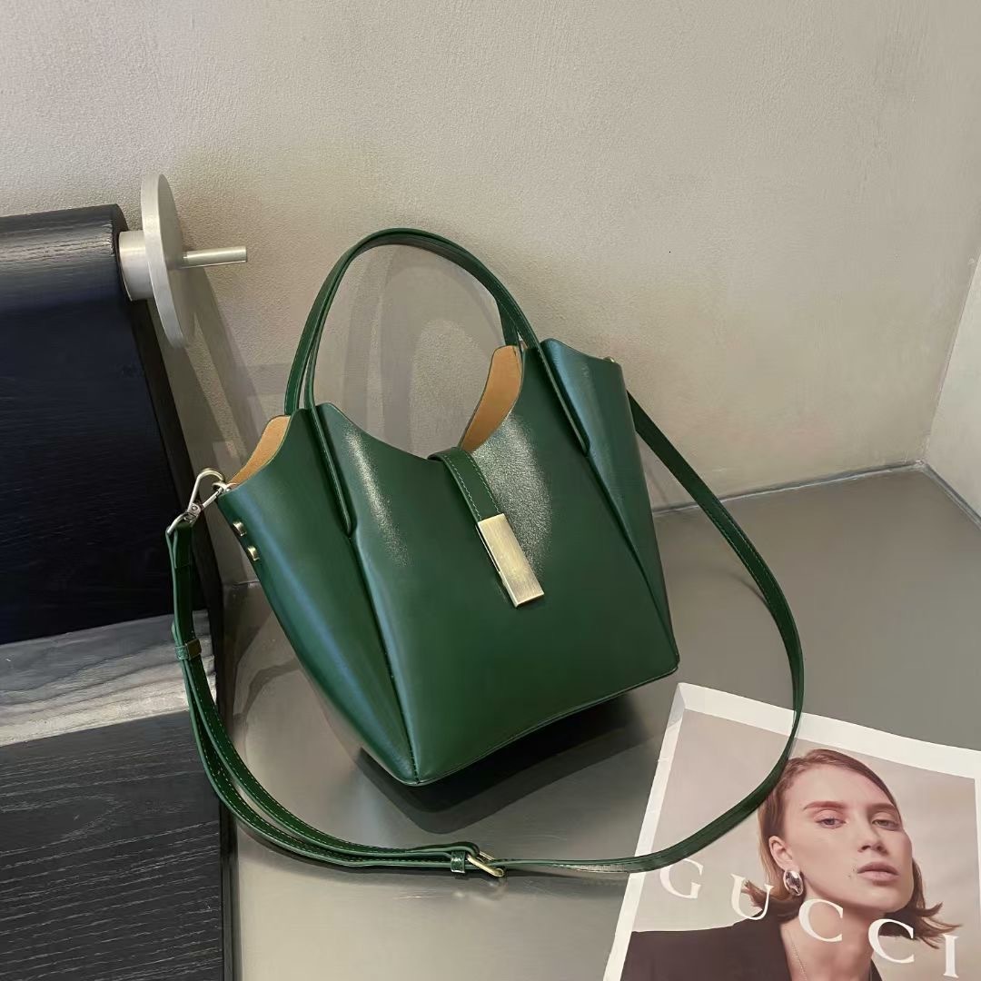 New women's version niche design handbag commuting multifunctional shoulder bag solid color designer versatile shopping basket bag large=capacity