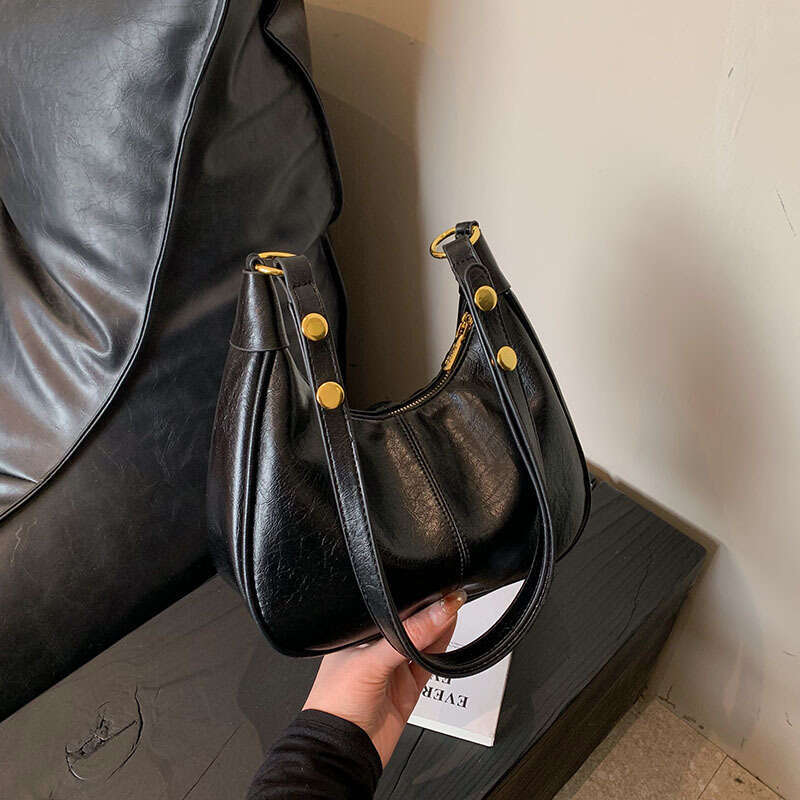 Design popular versatile underarm oil wax leather trendy ins, niche texture single shoulder crossbody bags, 2025 new style, chic and elegant temperame