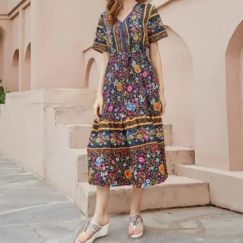 Womens L4XL Plus Size selling oversized retro floral dress with bohemian lace Vneck long skirt plus size womens clothing 250506
