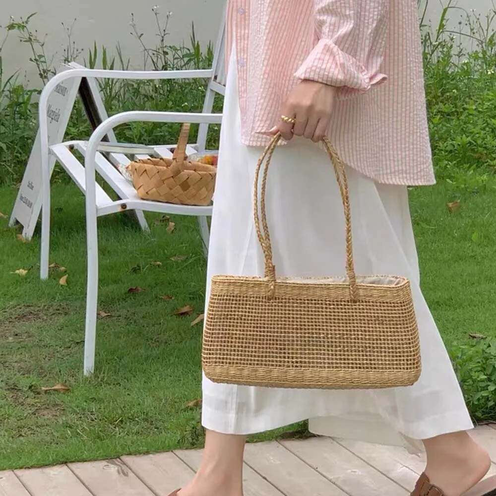 Large Capacity Straw Basket Shoulder Bag Women Summer Travel Top Handle Bags Fashion Simple Design Woven Handbags Beach Tote