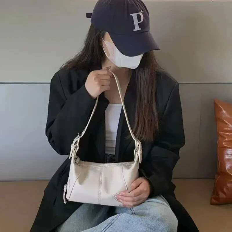2025 Fashion Design Women's Single Shoulder Underarm Patch Bag Leather Zipper Handbag Portable Storage