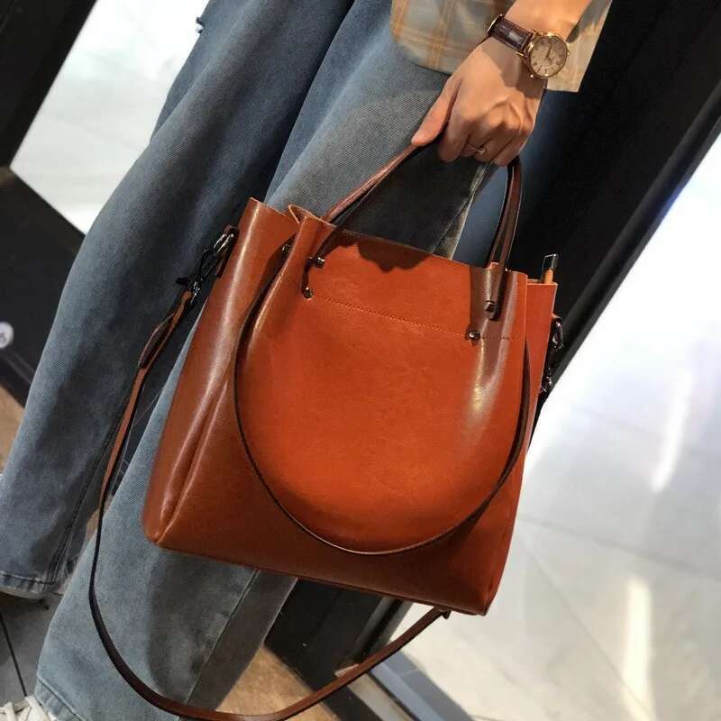 Commuter new tote large capacity shoulder handbag crossbody bag, leather women's bag