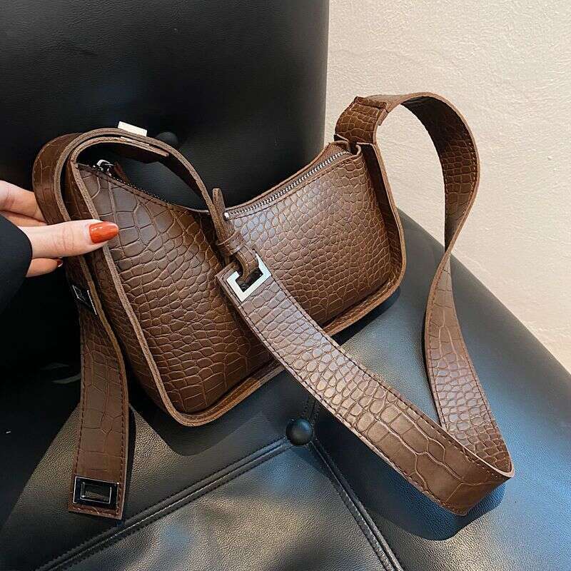 Autumn winter broadband small women's 2025 new trendy and versatile shoulder bag high-end feeling internet celebrity fashion