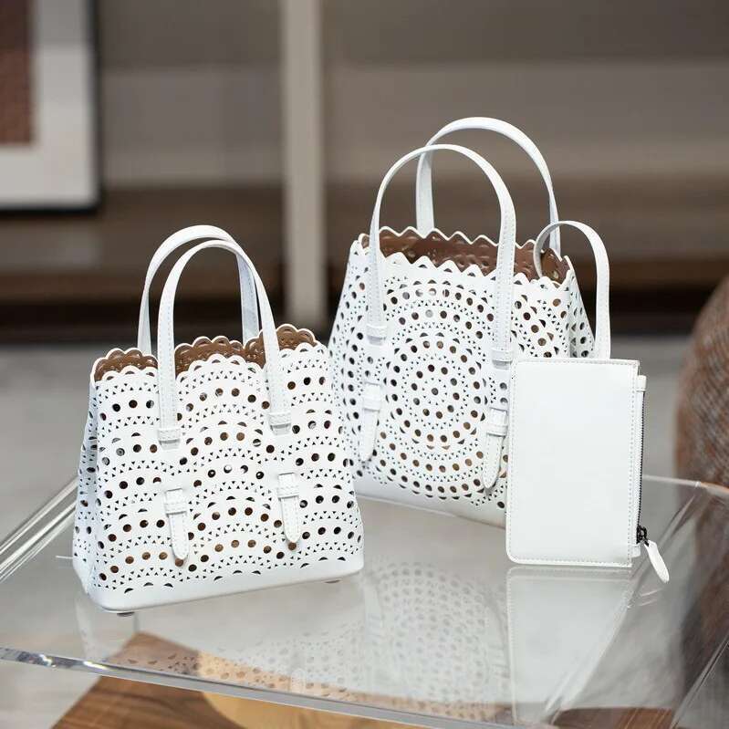 High-Grade Hot Girl Hand-Held Tote Female 2025 New Niche Design Retro Versatile Shoulder Bag