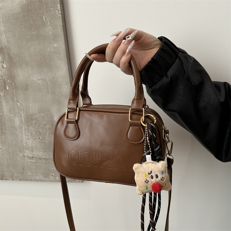 Free Delivery Designer Bag Spring 2025 New Crossbody Fashion Versatile Ins Single Shoulder Hand Held Small Hand Women's Luxury Bag