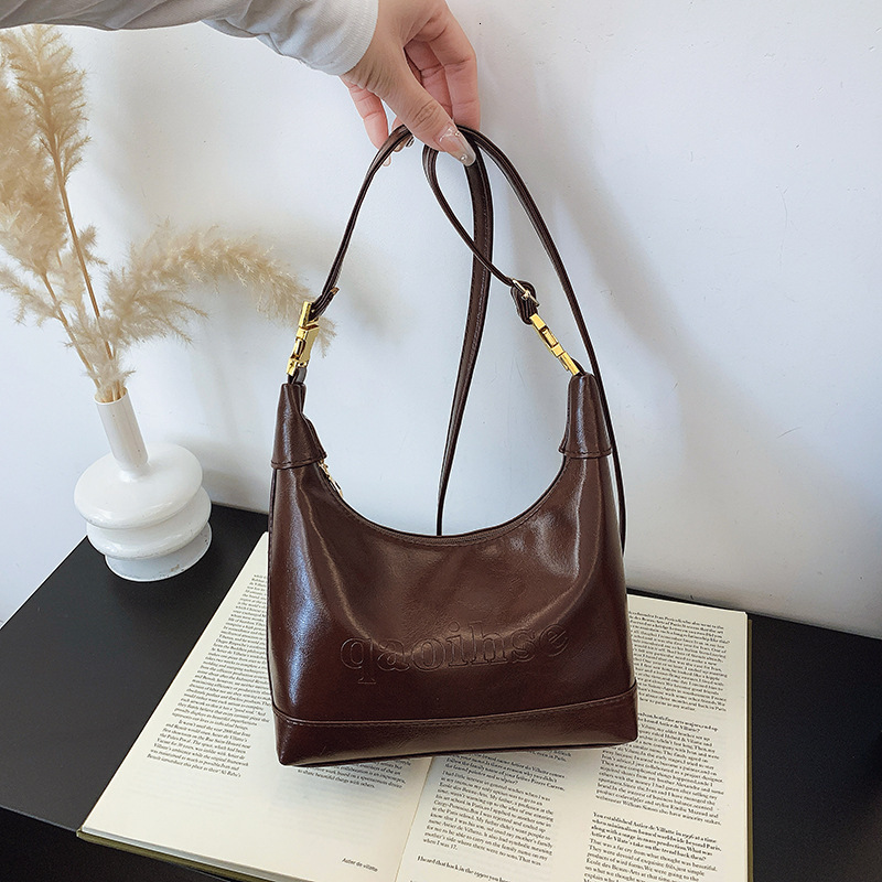 Free Delivery Designer Bag 2025 Winter New French Fashion Simple Solid Color Niche Design Armpit Shoulder Hand Dumpling Luxury Bag
