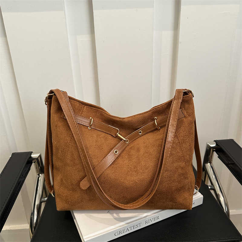Free Delivery Designer Bag Korean High End Large Capacity Tote Autumn And Winter New Multifunctional Single Shoulder Diagonal Cross Commuting Backpack