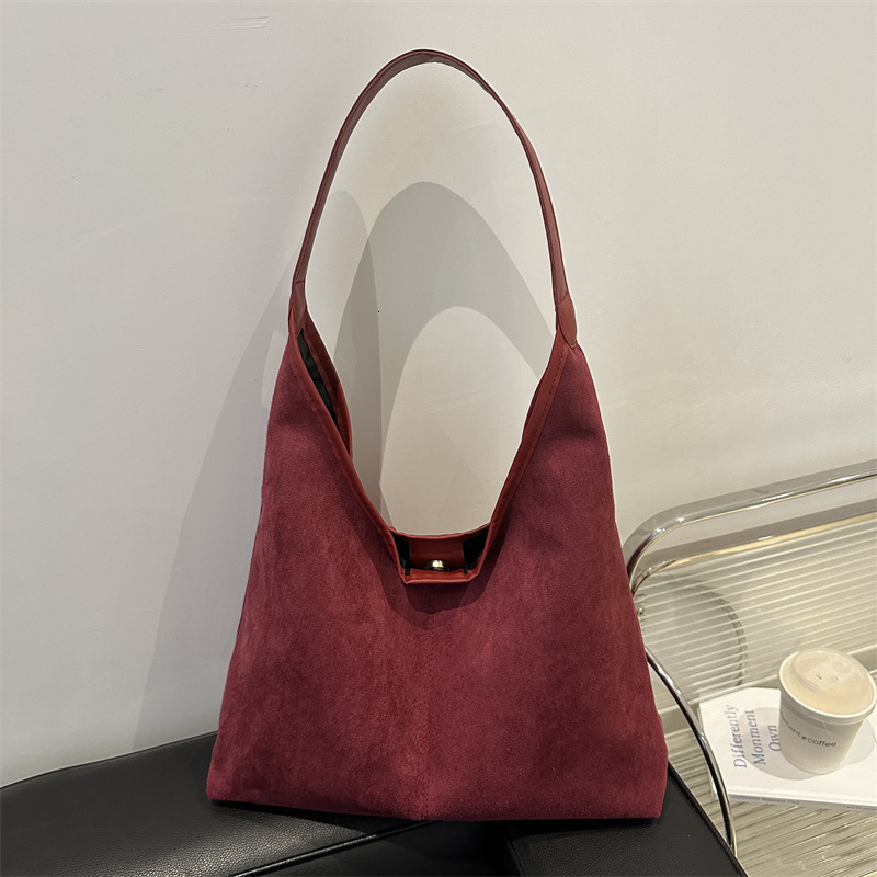 Free Delivery Designer Bag 2025 Autumn/winter Personalized Commuter Shoulder Large Capacity Fashionable Simple Leisure Underarm Tote Bag Luxury Bag