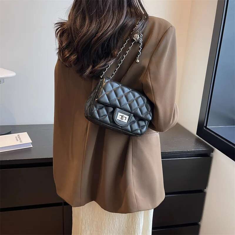 French-Inspired Quilted Women's Crossbody Shoulder Bag Niche Casual-Chic Chain Strap Versatile Purse