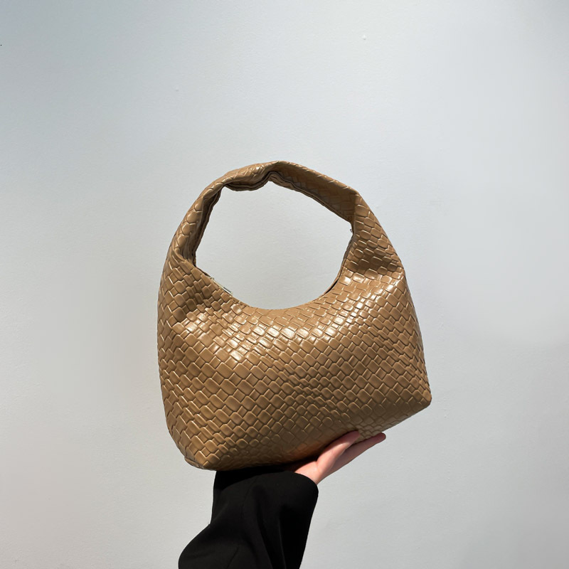 Free Delivery Designer Bag French High End Woven For Women 2025 New Style Western Style Dumpling Niche Texture Commuting Versatile Hand Luxury Bag