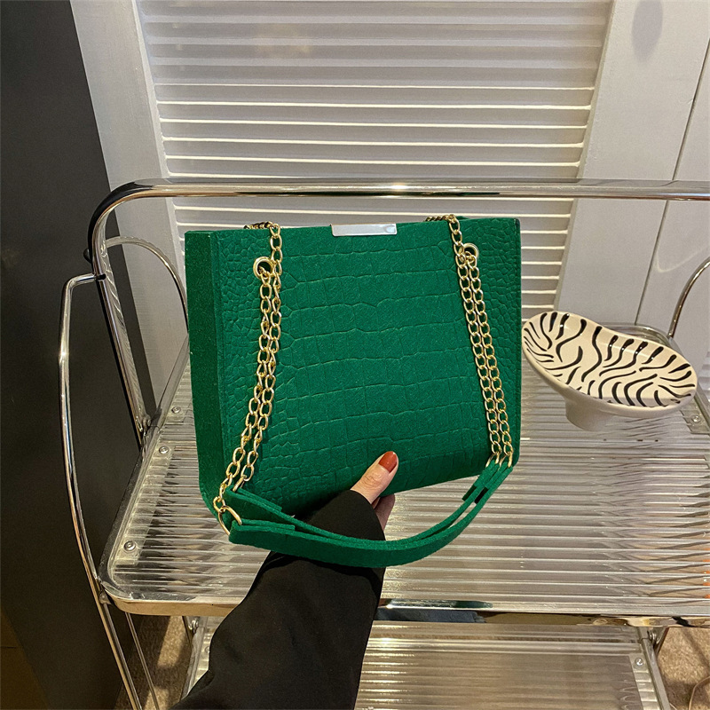 Top quality brand new free delivery designer bag fashion chain tote bag, multifunctional texture crocodile pattern temperament women's shoulder b