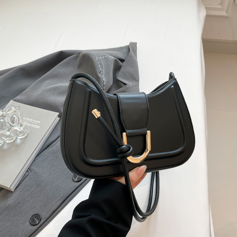 Versatile For Women In Spring And Summer New Free Delivery Designer Bag Luxury Bag New Crescent Shaped Saddle Highend Chain Shoulder Bag Fashionable W