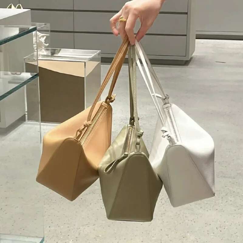 2024 Italian High-End Feel Hammock Women's Cow Underarm True Leather Hobo Crossbody Bag Motorcycle Equipment