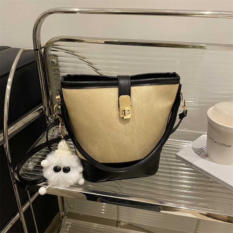 Free Delivery Designer Bag Fashion Hand 2025 Winter New Bucket Shoulder Simple Fashion Crossbody For Women Luxury Bag