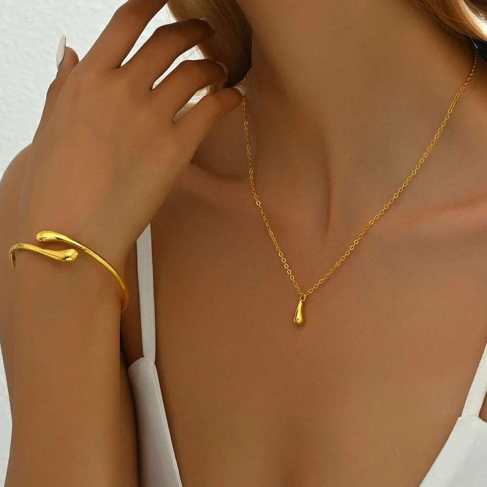 4Pcs Sterling Sier Water Drop Earring Ring Bracelet For Women Elegant Four-Piece Jewelry Set Party Wedding Gift