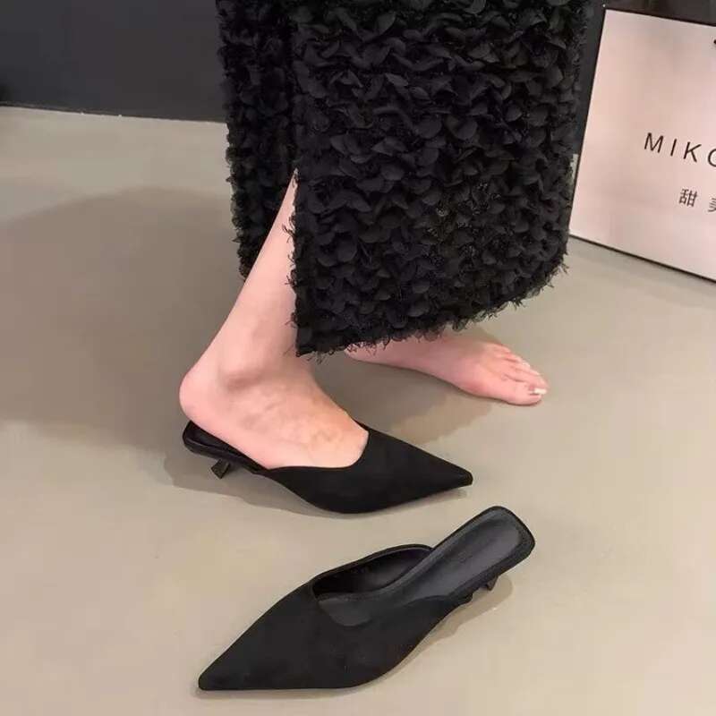 2025 Designer Pointed Toe Women Mules Slippers Fashion Shallow Slip On Casual Low Heel Ladies Slides Shoes
