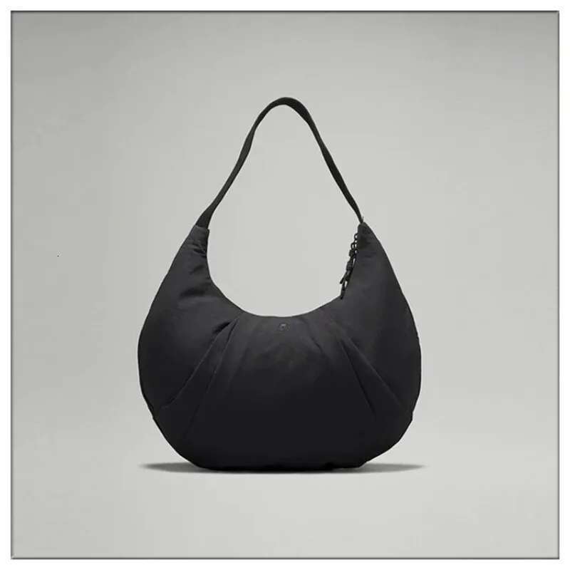 Large capacity Yoga shoulder exercise fiess all-in-one casual ladies dumpling Commuter crescent Portable underarm bag