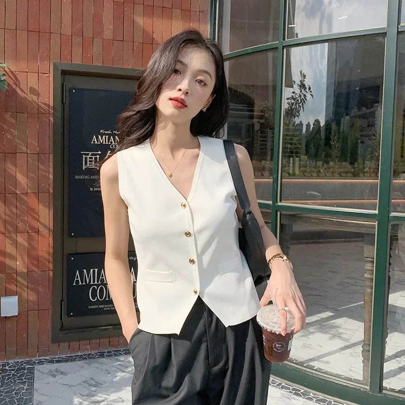 Old Money Top Women Chic France Stylish Vneck Knitted Vest Solid Color Elegant Tops 2025 trends Waistcoat Minimal Style 250506