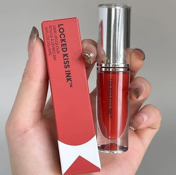 Lock color bomb lip glaze 13 colors 4ML water moistening texture, spread light and unburdensome but covering power