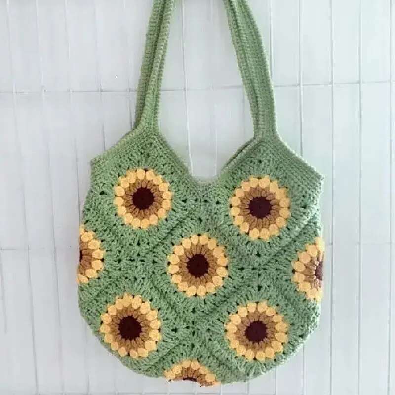 Handmade Crochet Shoulder Bag, Handbag, Suower Pattern, Beautiful And Generous, With Lining For Easy To Use