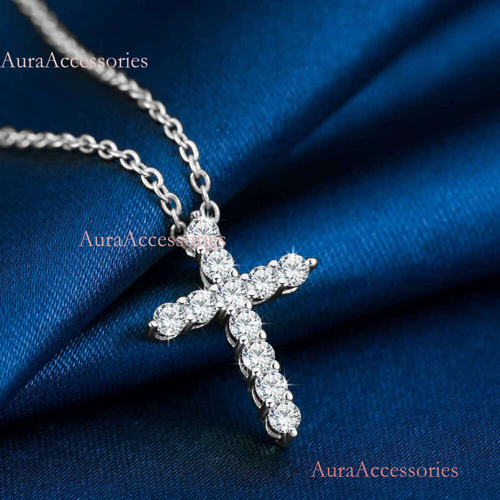 Mothers Day Gift Waterproof Sterling Sier Shining VVS Moissanite Dia Cross Pendant Necklace for Men Women