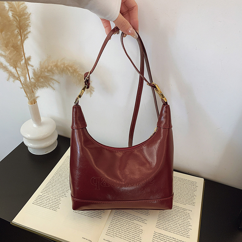 Free Delivery Designer Bag 2025 Winter New French Fashion Simple Solid Color Niche Design Armpit Shoulder Hand Dumpling Luxury Bag