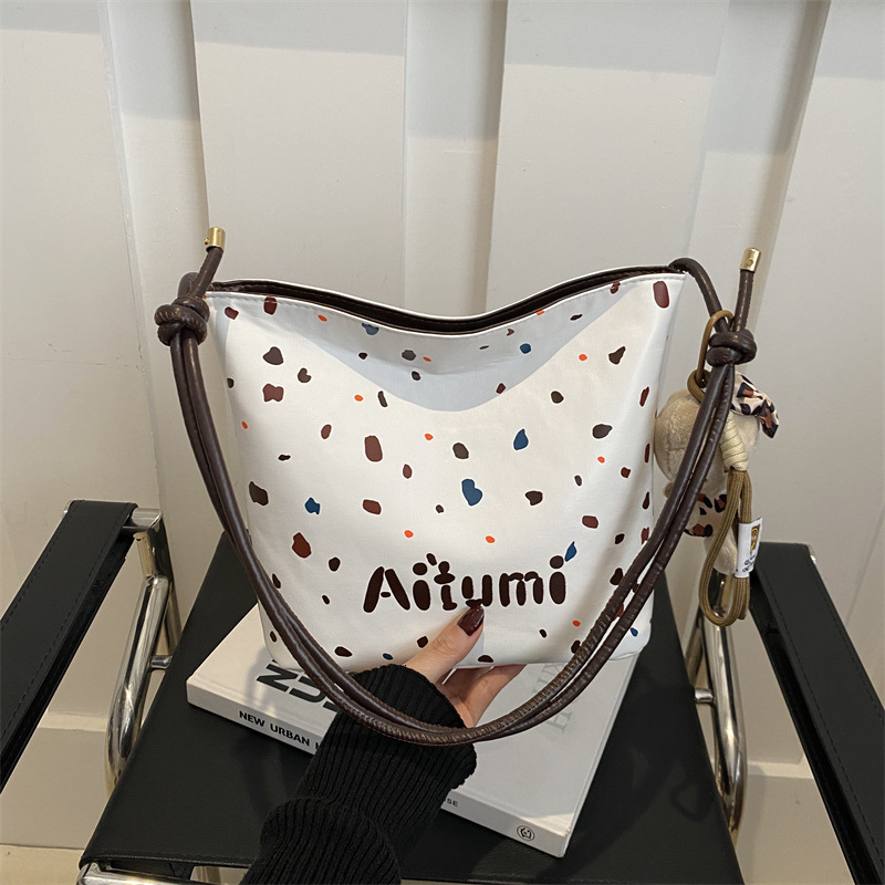 Free Delivery Designer Bag Winter Women's 2025 New Simple Casual Daily Versatile Trend Korean Version Single Shoulder Crossbody Bucket For Women 